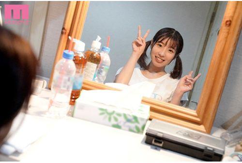 MIFD-137 I Want To Be More Cute! Curiosity Talent Rookie 19 Years Old Healthy Brown Beautiful Girl AV Debut Touai Nanami Screenshot