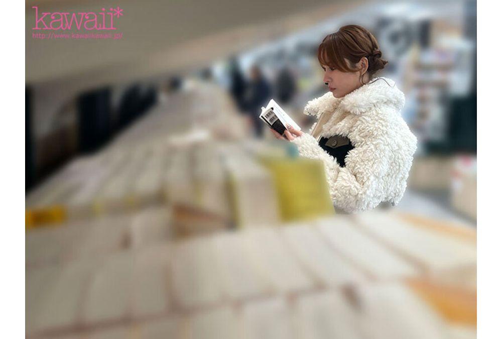 CAWB-019 A Beautiful Social Media Influencer Targeted By Malicious Fans: A Terrifying Stalking And Sexual Assault Case - Mayuki Ito Screenshot 2