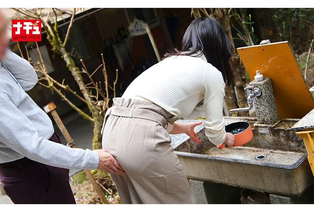 NHDTC-115 [Shelved Footage From A Travel Show] A Beautiful Reporter (28) Is Turned Into A Sex Slave By Sex-crazed Old Men In The Countryside During A Trip Shoot. Screenshot 5