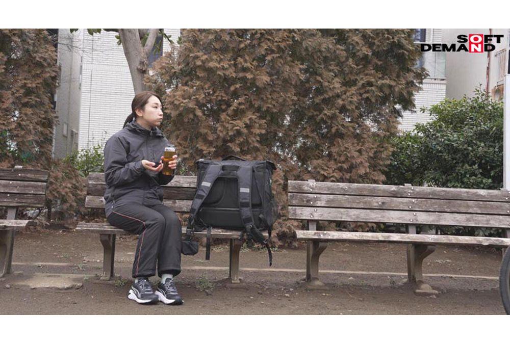 SDNM-556 Haruki Ranko, A 45-year-old Married Female Taxi Driver With 90,000 Followers Across Social Media, Makes Her AV Debut: "I Strive To Provide Courteous Service, But I Love Rough Extramarital Sex." Screenshot 6