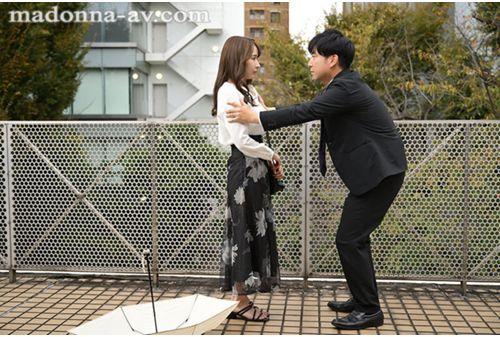 JUR-305 Cuckold Skewer Gangbang Please Violate My Beloved Wife To The Depths. Himeka Iori Screenshot 4