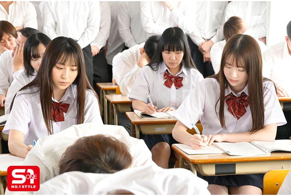 SNOS-326 July 28th Is Bukkake Day! Fight 100 Times! Sakika Shirakami, Nozomi Araki Screenshot 4