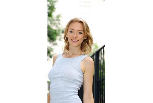 MBMP-108 ~From The Streets Of The World~ Fresh Fruit With Smooth, Water-repellent Skin And A Firm Body! Pick Up And Have Sex With World-class Beauties Who Are Dazzling In Their Youth! 6 People GET 4 Hours SP Screenshot 7