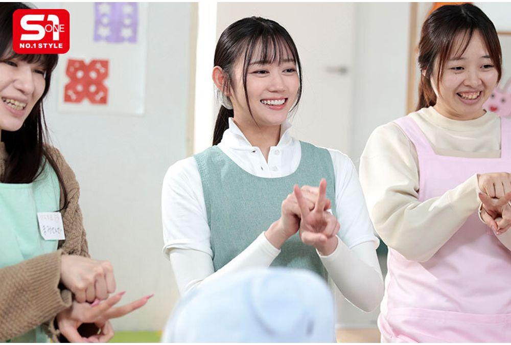 SONE-923 My Son's Nursery Teacher Is A Caring Woman... And When Parents Approach Her, She Can't Refuse And Ends Up Doing It... Asuha Mitsuha Screenshot 4