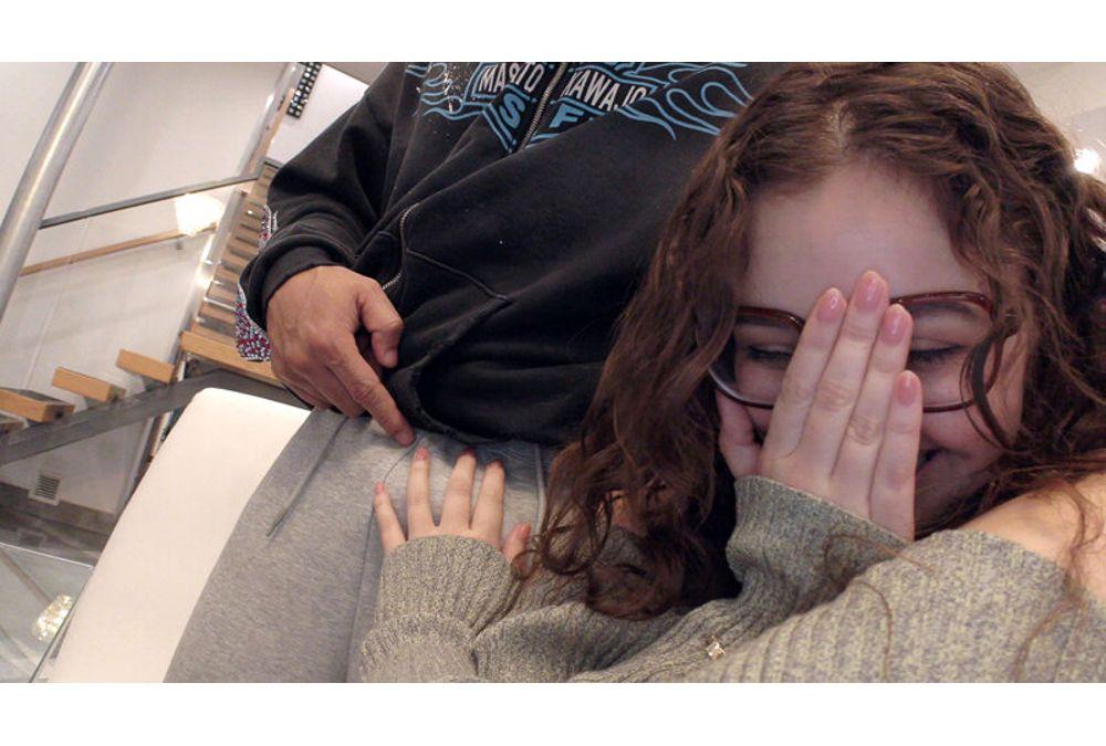 HIKR-257 A Miracle Happened When I Asked A Japanophile, Beautiful Cafe Worker I Met In LA To Be A Product Tester!! Riana (28) Screenshot 5