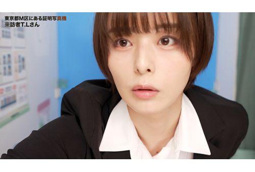 SGKI-054 If You Post A Photo Taken Here, You'll Definitely Pass The Exam! Piston Vibe ID Photo Box 2: A Female College Student In A Recruitment Suit Keeps Smiling No Matter How Much She Is Penetrated Screenshot 5
