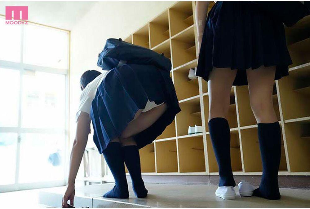 MIQD-012 The Ultimate Uniform Peek-a-Boo Screenshot 5