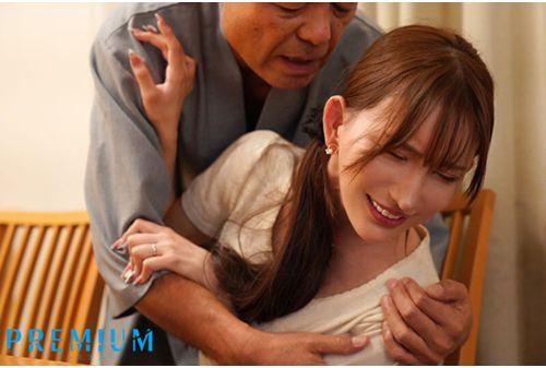 PRED-763 Karen Is My (stepfather's) Meat Masturbator. My Seedless Son Took Advantage Of The 20 Minutes Of My Bath Time To Make Me Pregnant With His Insatiable Piston Thrusts And Creampied Me. Karen Yuzuriha Screenshot 5