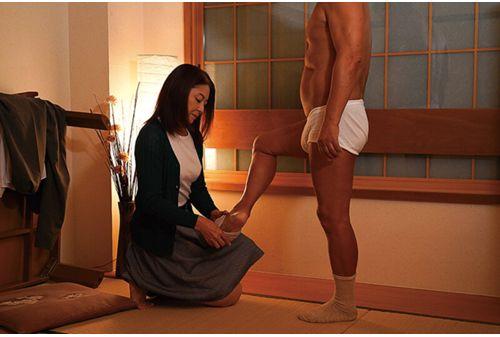 GOJI-044 Forbidden Affair: A 50-Year-Old Mother In Love With Her Son VOL.03 Screenshot