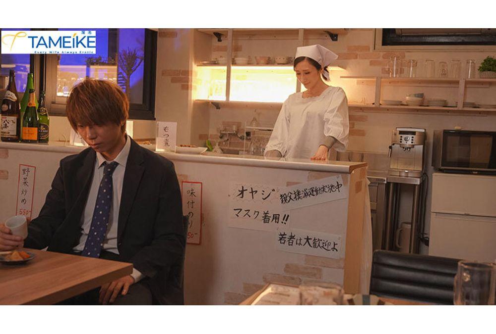 OFES-035 As Night Falls, The Frustrated, Busty, Nymphomaniac Proprietress Secretly Gives Blowjobs To Young Men In This Late-night Diner, Cumming Inside Them Repeatedly. Screenshot 11