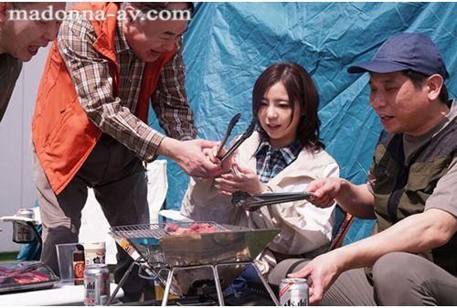 JUQ-369 Town Camp NTR Shocking Cuckold Video Of A Wife Who Was Cummed Many Times In A Tent Yuki Yoshizawa Screenshot
