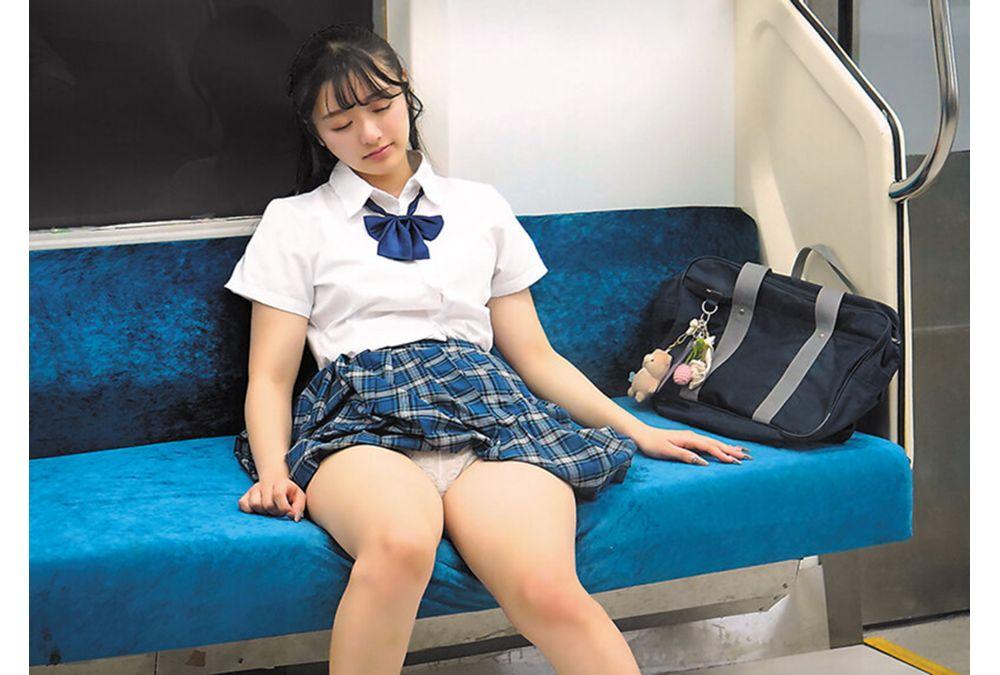 DVAJ-752 Fell Right Into The Trap When A High School Girl I Always See On The Last Train Pretended To Be Defenseless And Flashed Her Panties At Me. We Were Alone On The Train And Made Lewd Sounds As We Went Wild Until We Reached The Last Station. - Hanamori Natsuho Screenshot 3