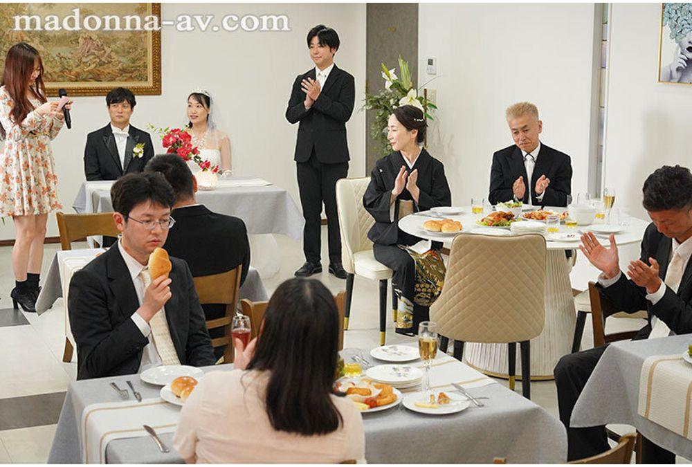 ROE-417 While Watching Her Daughter's Happiness... Mother Reiko Seo Violated By Her Son-in-Law At The Wedding Reception Screenshot 4