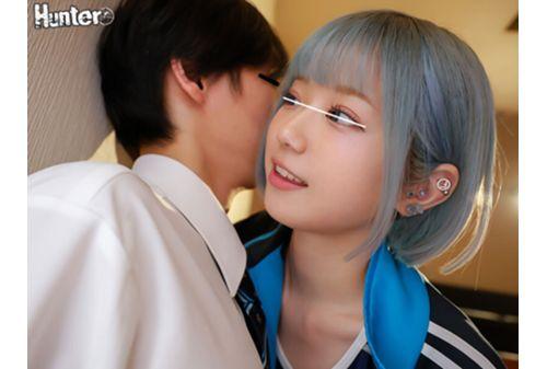 HUNTC-134 "I'll Do It For You, So Join The Club!" The Senior Girls Use Their Erotic Bodies To Recruit New Members! They Serve Her And Never Let Go Of Her Dick Until She Submits Her Entry Form! Screenshot 3