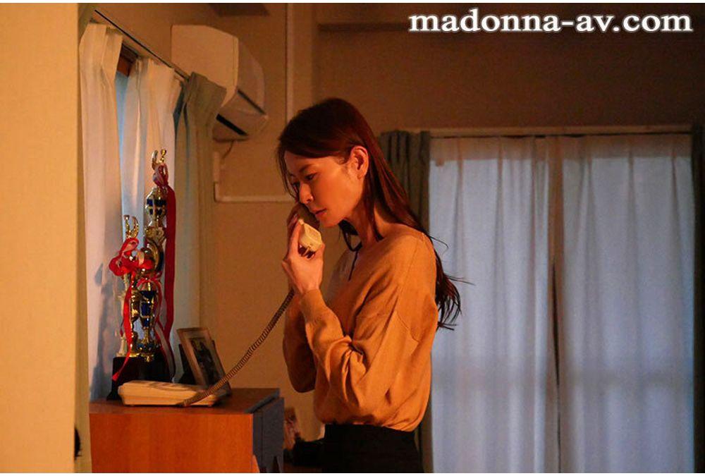 ROE-551 A Suite Room Of Martyrdom And Training: A Mother Who Sacrifices Her Body For Her Son. - Yurika Aoi Screenshot 5