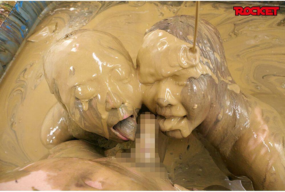 RCTD-716 ROCKET's 18th Anniversary Production: Jump Into The Muddy Pool! Wet & Messy (WAM) Human Crane Game ~Use Your Body Paint To Become A Giant Crane Game Arm And Grab A Prize!~ Screenshot 8