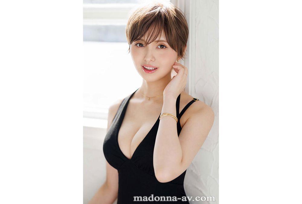 JUR-083 A Charming, Lovable Housewife With A Very Short Haircut, Mizuhara Saeka, 34 Years Old, Makes Her AV Debut. Screenshot 3