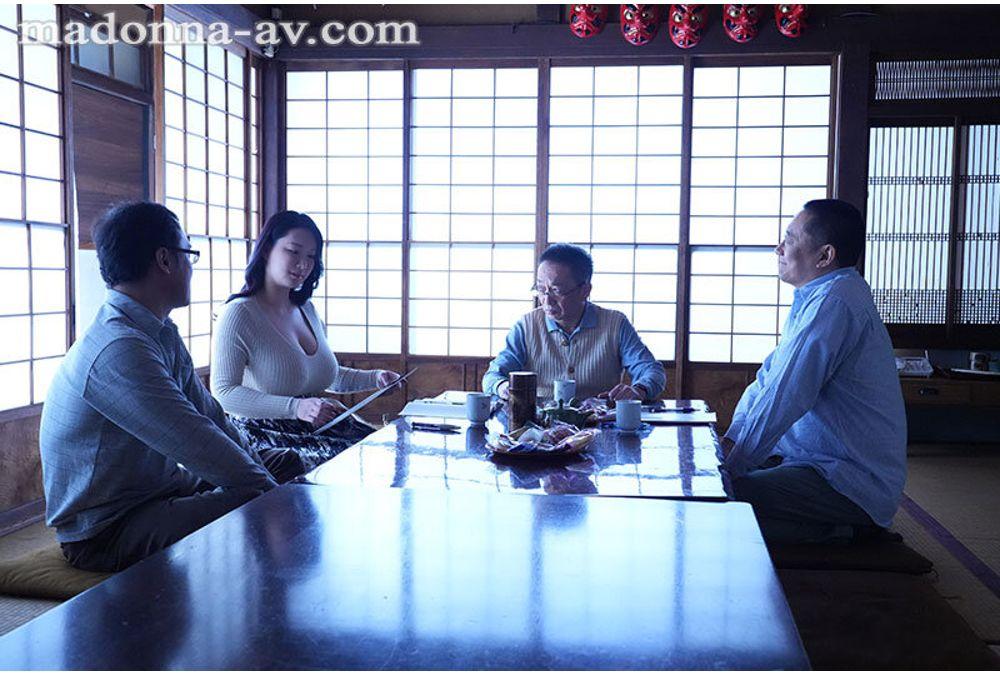 OFES-006 Married Woman Who Was Used As A Breast Masturbator By The Neighborhood Association ~ A Gangbang Meeting Of Middle-aged Men To Discipline An N-cup ~ Jogasaki Momose Screenshot 2