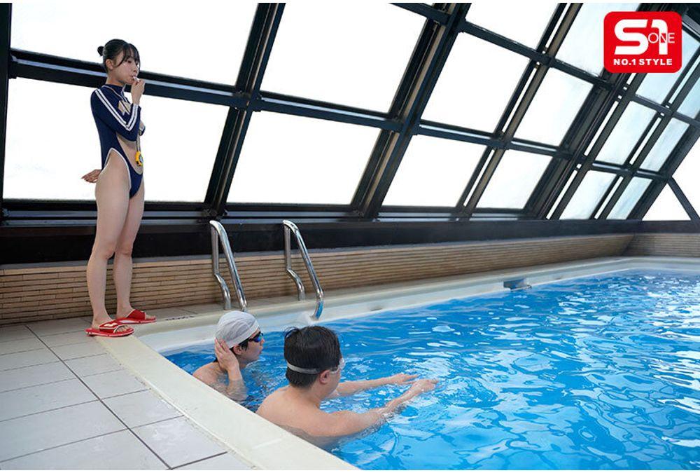 SNOS-306 The Beautiful Swimming Club Coach Uses Sex Appeal To Boost The Motivation Of The Male Members! In A Swimsuit With Only 1% Fabric, She Provides Near-naked, Close-contact Coaching. (Yuri Adachi) Screenshot 4