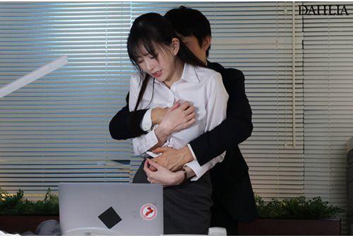 DLDSS-302 Betrayal In The Office NTR: Vaginal Harassment And Creampie Sex Repeated Every Day Right Next To Her Husband Aina Aoyama Screenshot