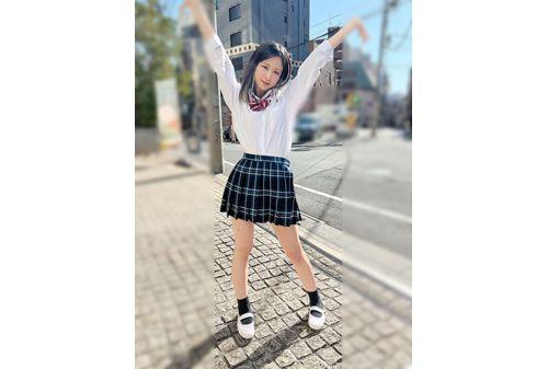 HONB-388 I Met Up With A Skinny Gal Who Left Work Early At 4pm. She Had Small Tits But Was A Sexy And Cheerful Girl. She Went Back To Her Parents' House With The Uncle's Semen Still In Her Vagina. Screenshot 9