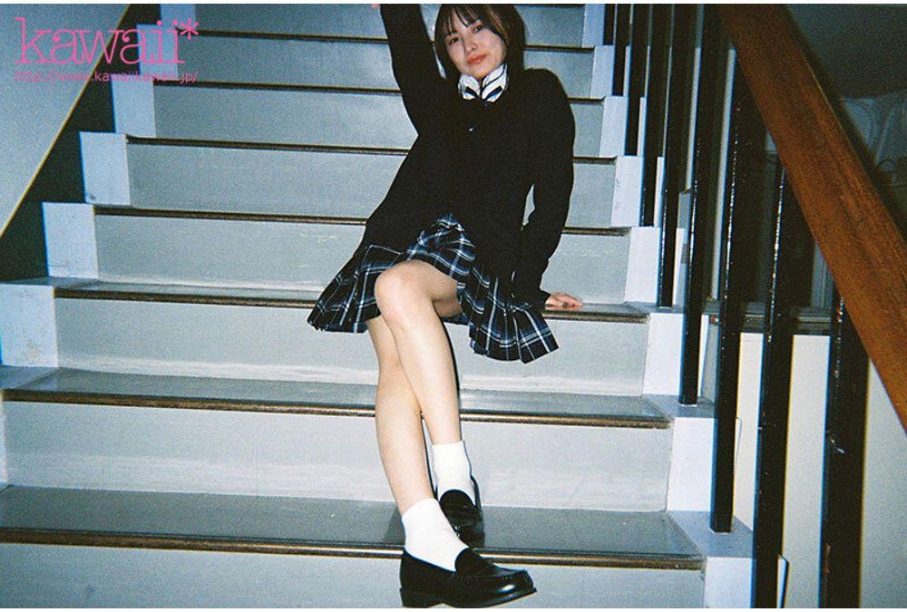 CAWD-960 A Group Of Four High School Girls From A Tokyo Metropolitan Coeducational School Who Go Home After School Break The Rules. Karin-chan, Meisa-chan, Yuna-chan, And Itsuki-chan Screenshot 9