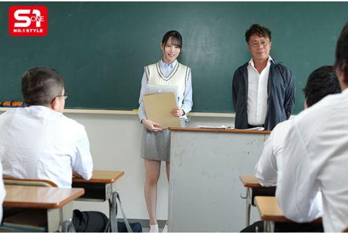 SONE-483 Fresh Student Teacher Falls For Her Middle-aged Teacher Rather Than Her Young Boyfriend In This Aphrodisiac-filled NTR Film By Yuka Murakami Screenshot