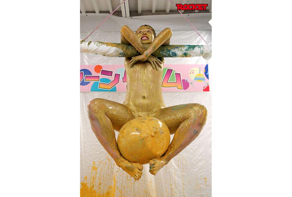 RCTD-716 ROCKET's 18th Anniversary Production: Jump Into The Muddy Pool! Wet & Messy (WAM) Human Crane Game ~Use Your Body Paint To Become A Giant Crane Game Arm And Grab A Prize!~ Screenshot 9