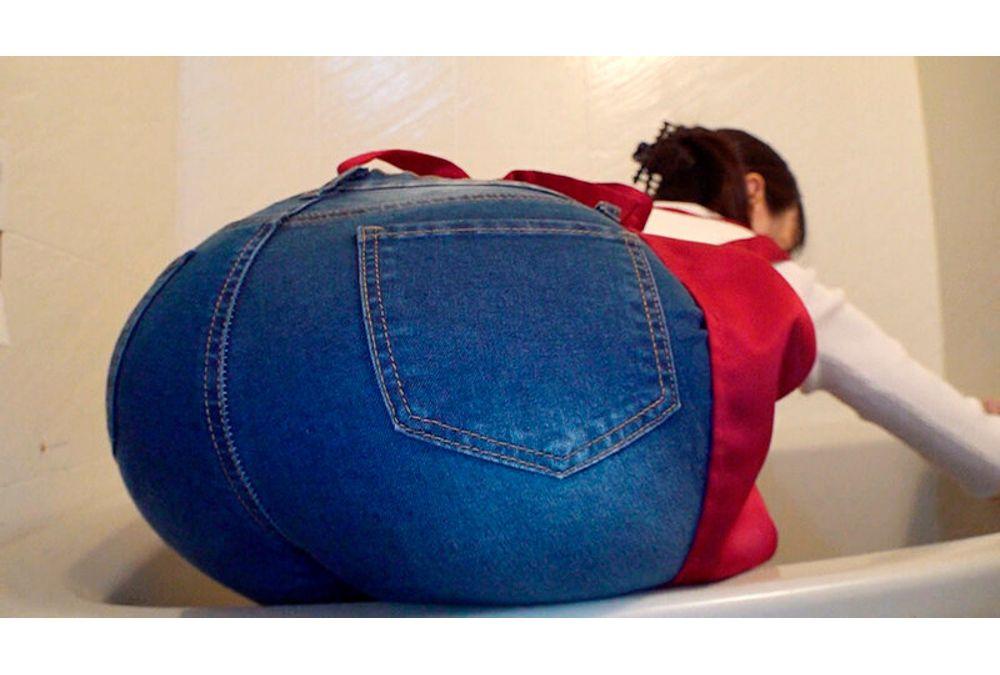 DVMM-335 Fair-skinned, Big-assed Housewife Gets An Instant Fuck! The Next Day, A Married Woman Who Is Addicted To Big Dicks Comes Over Without Permission, So I Creampie Her Many Times Until I'm Satisfied 47 Yuki Yoshizawa Screenshot 6