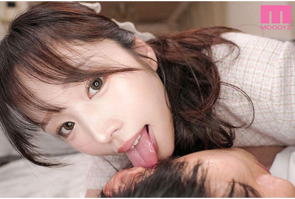MNGS-049 [Subjective] X [Instant Orgasm] X [10 Corners] A Silent Reverse NTR With Full-on Slutty Techniques, Enjoying The Thrill At Close Range Where Her Best Friend Who Has Locked Onto Me Would Instantly Ruin Her Life If She Found Out. Arai Rima Screenshot 3