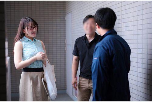 AQSH-120 Busty Wife Minami Shiori Was Found By The Manager While Secretly Prostituting Herself At Home And Was Threatened And Forced To Become A Masturbator Screenshot