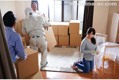 JUL-255 Madonna's Exclusive "Marina Shiraishi" X Master "Nagae" Madonna's Best-selling Drama That Attracts The Best Tag Ever! ! Moving Company NTR Screenshot