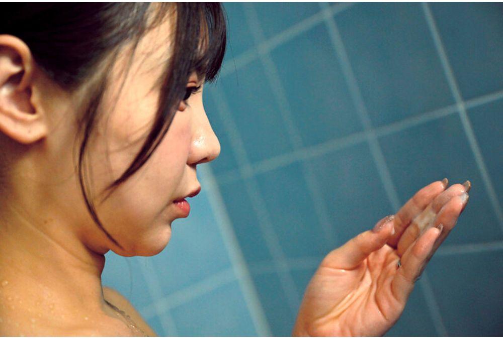 HZGD-333 I'm A New Sales Representative At A Moving Company... A Naive Housewife Who Secretly Pleases Customers Behind Her Husband's Back - Yoshizawa Yuki Screenshot 10