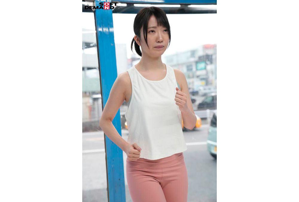 SDMM-227 Magic Mirror Van: Clearly Visible Pubic Hair - Picking Up A Beautiful Jogger - Stretching The Hips Of A Beautiful Jogger Who Is Sweating Profusely From Her Entire Body Right After Jogging... Followed By A Vibrator! Can This Woman In Her Late Twenties, Who Is Cumming All Over Her Clothes, Resist The Temptation Of A Big Cock? Screenshot 5