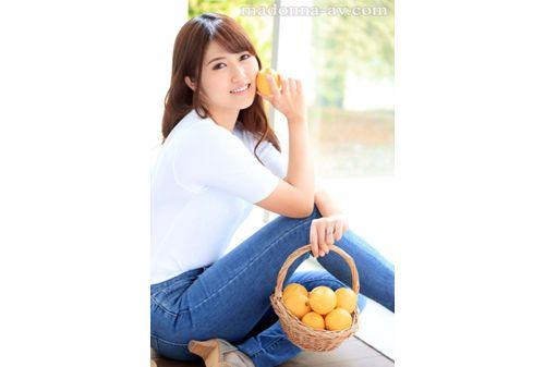 JUY-892 That Smile, Well Done. Wife Of Lemon Farmer Shizuka Utsumi 28-year-old AV Debut! ! Screenshot