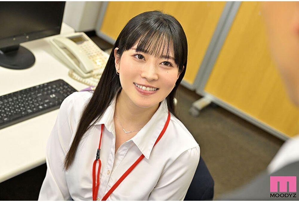 MIKR-050 An Elite Beauty In A General Position Is Confined In A Dirty Room By Her Hated, Sexually Harassing Boss. She's A Dirty Old Man Who Makes Her Cum In The Room. NTR: Fuyumi Shiraiwa Screenshot 6