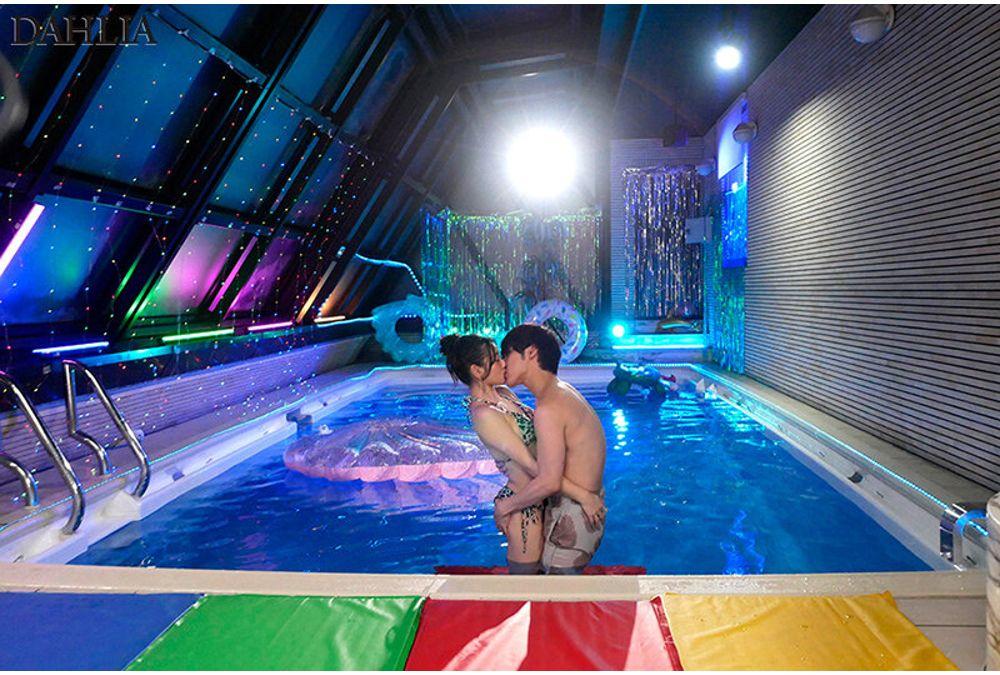 DLDSS-440 My Wife's Best Friend Reverse-NTRs At The Night Pool. "When She Took Off Her Clothes, I Got So Excited By Her Model-worthy Bikini That I Got A Hard-on... I Couldn't Resist The Temptation Of Her Smile And Ended Up Cheating And Cumming Inside Her Over And Over Again." Mitsuha Chiharu Screenshot 4