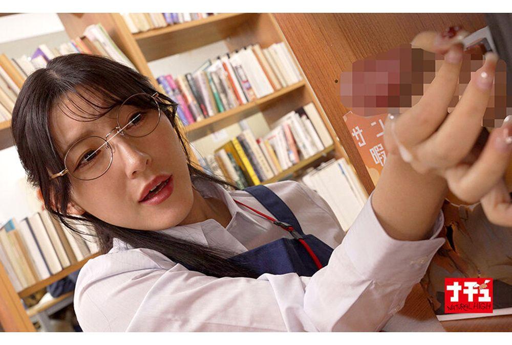 NHDTC-202 A Beautiful Librarian Who Likes Younger Men Secretly Gives A Young Man A Handjob Through A Bookshelf, Making Him Ejaculate, And Then Has Sex With Him While He Tries To Suppress His Moans, Even Letting Him Cum Inside Her. Screenshot 12