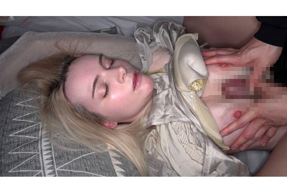 SORA-638 A Blonde Foreign Exchange Student, Heavily Drugged, Was Rejected When I Hit On Her, So I Kidnapped Her And Fucked Her Raw, Sweaty, Pale-skinned Beauty With Crossed Eyes And An Ecstatic Expression, Completely High And Fallen Into A Trance! Amber Kawai Screenshot 5