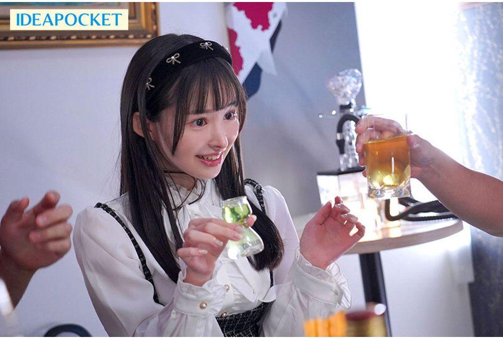 IPZZ-811 This Innocent Idol Gets Drunk At A Party And Turns Into A Slutty Bitch Who Eats All The Dicks Of People Involved!? This NTR Video Is Sure To Set Social Media On Fire - Yamada Suzuna Screenshot 3