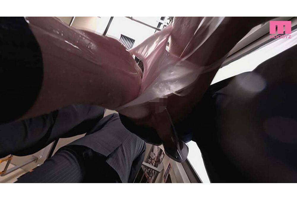 MIDA-682 A Pure Girl, Whose Holy Water Is Leaking From Her Perverted Train, Is Turned Into A Premature Ejaculator By A God-like Man Who Can Always Make Her Cum, And Falls Into A Hell Of Mutual Riding And Orgasms. Screenshot 8