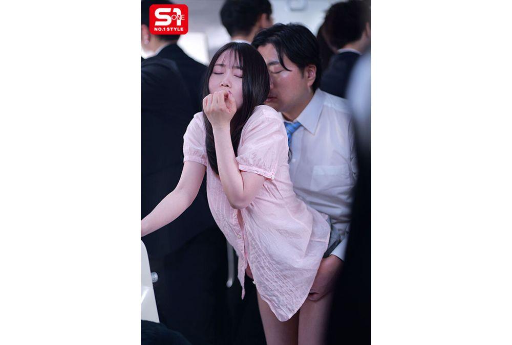 SNOS-405 Unable To Forget The Thrill Of Being Squeezed In A Crowd, The Horny Office Lady Yumeno Aika Boards A Crowded Train Without A Bra, Wanting To Be Groped. Screenshot 6
