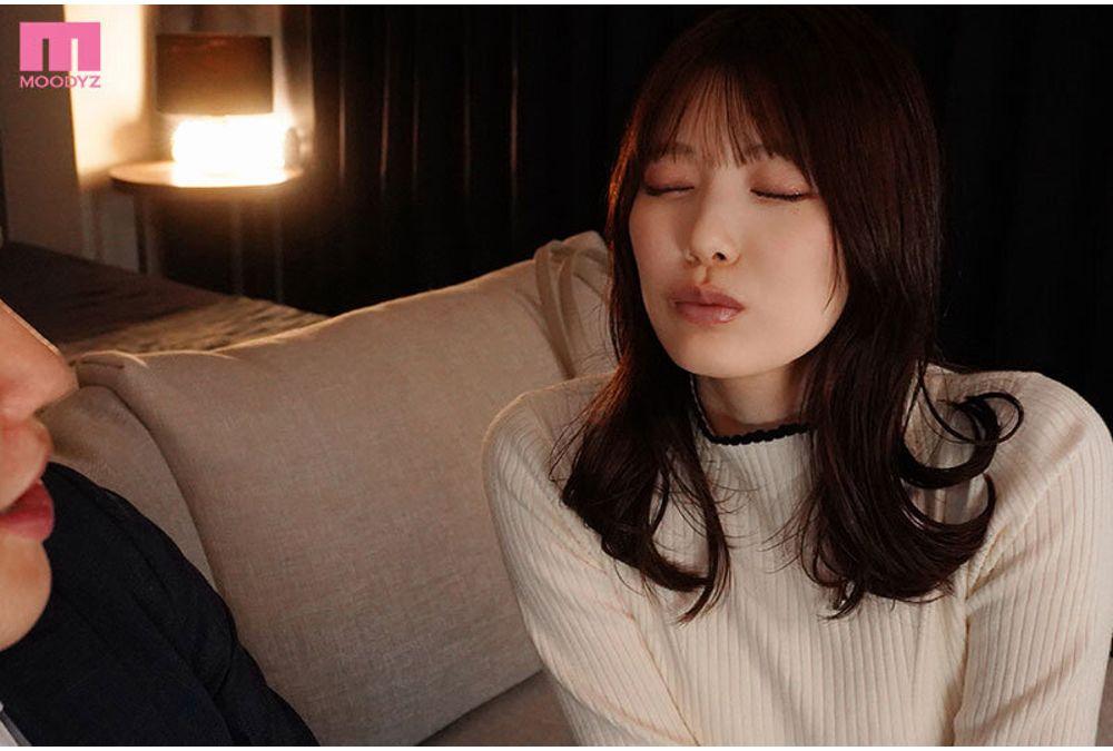 MIDA-304 Missing The Last Train, She Stayed Over At My Place. Mio-senpai Couldn't Get Enough Of Drinking, So We Had Fun Playing Drinking Games... Mio Ishikawa Screenshot 4