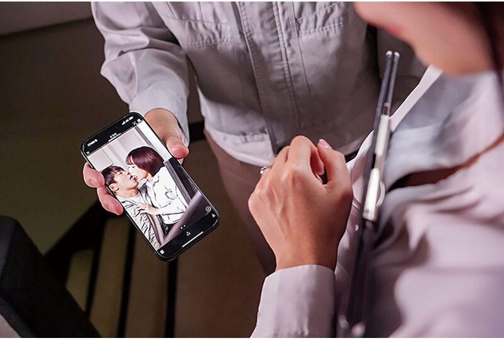 NGOD-310 A Wife With A Penis: While A Hard-working Wife Working At The Head Office Was Arranging The Items On Display, She Was Made To Squeal With Pleasure By The Sweaty, Smelly, Huge Cocks Of The Warehouse Workers... Yukine Nakazaki Screenshot 8