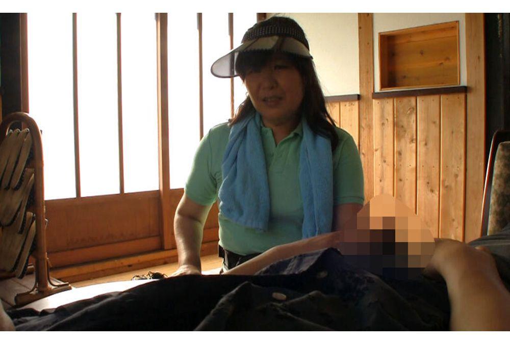 DBNK-081 The Delivery And Collection Lady At The Front Door Seduced Me And Gave Me A Handjob And A Deep Blowjob! 4 Hours Screenshot 11