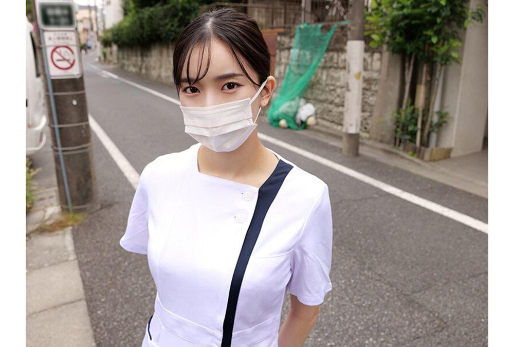 DVEH-084 Dental Hygienists Who Look Incredibly Beautiful In Their Masks, Lol. Would You Like To Steal A Virgin's First Kiss Under The Blue Sky?! They Remove Their Masks And Reveal Their Beautiful Faces, Staring At Him With A Super Intense French Kiss, Stealing His First Kiss And Leaving Him Super Turned On! They Forget About Work And Give The Virgin A Deep Kiss And A Raw Creampie. Screenshot 8