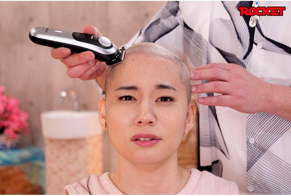 RCTD-731 The Ultimate Evolution Series Of Delusional Items: Humiliating Erotic Brainwashing App Spin-off - The Completely Shaved Head Edition ~As She Suffers The Misfortune Of Becoming Humiliatingly Bald And The Brainwashing Progresses, She Transforms Into A Woman Who Goes All Out In Shameful Acts~ Screenshot 6