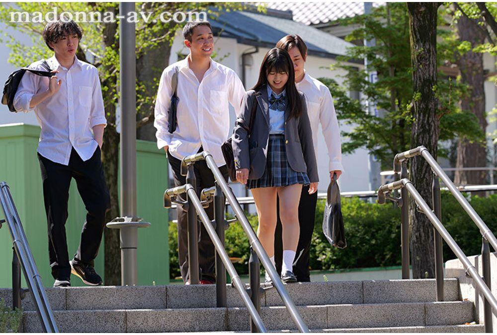 ROE-415 My Stepdaughter Calls Her Male Friends Over And Makes Them Gangbang Me Every Day. Fuyuka Hoshi And Miu Suzaki Screenshot 5