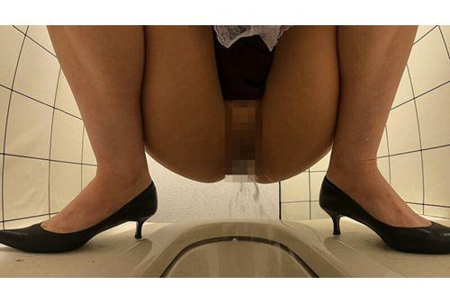 PYM-461 Sexual Desire Running Wild In The Park - Public Toilet Urination, Masturbation Voyeur Screenshot