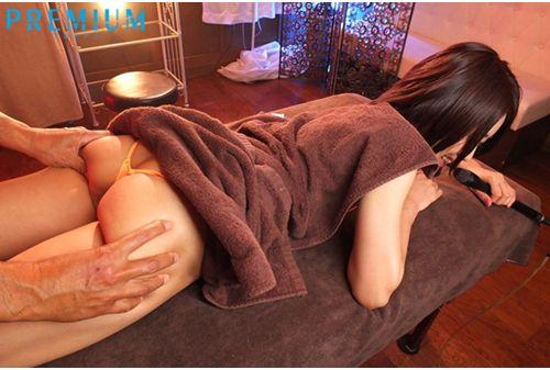 PRED-187 Refreshing Female Announcer Climax Climax Portio Development Massage Yuki Takeuchi Screenshot